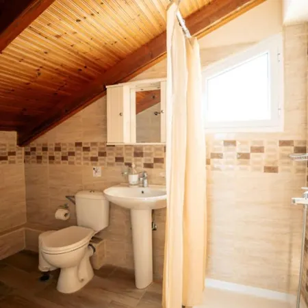 Vikos Seaside Apartment Kypseli