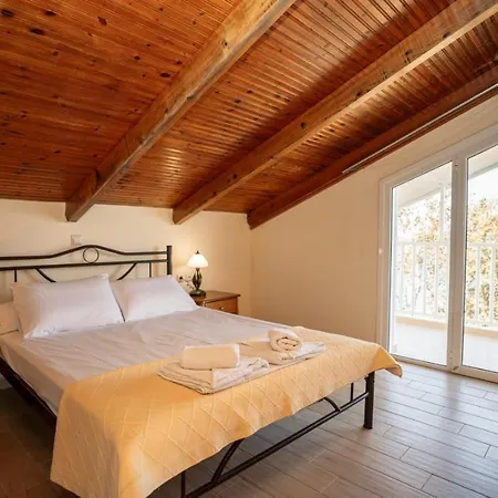 Vikos Seaside Apartment *