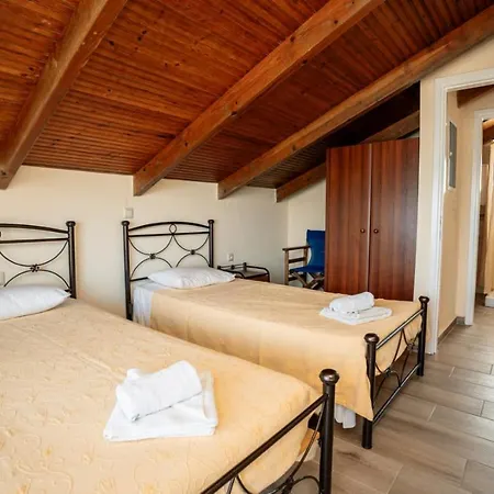 Vikos Seaside Apartment Kypseli